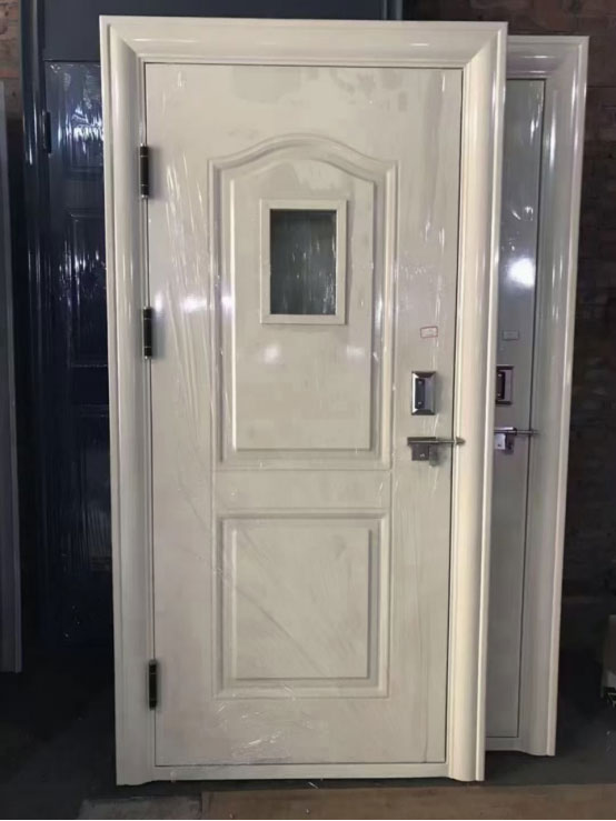 贵德学校教室门