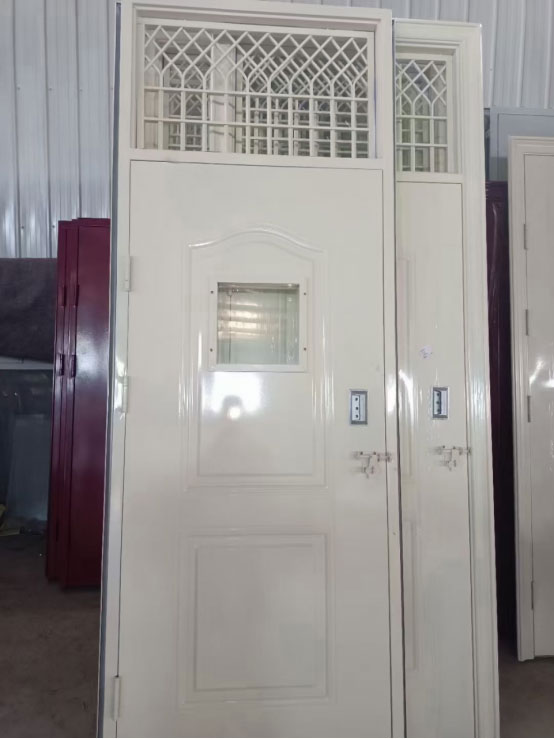 贵德学校教室门