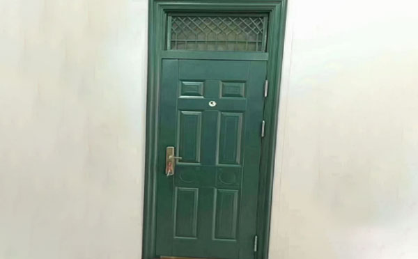 贵德学校教室门