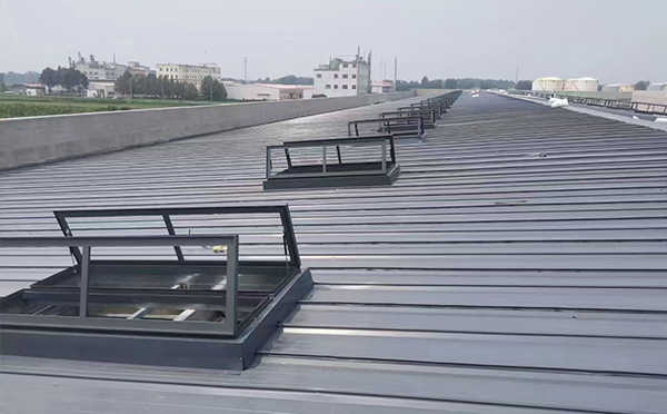 某中学室内体育馆贵德排烟窗改造项目