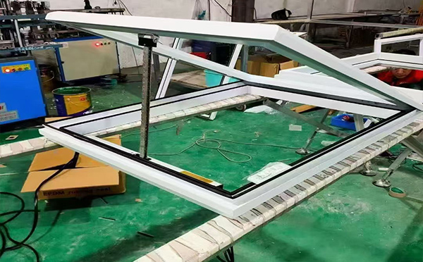 某地下车库出入口贵德排烟窗配置工程